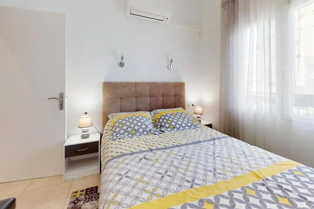 Appartement Premiere Ligne De Mer, 60 M2 Empuriabrava Apartment